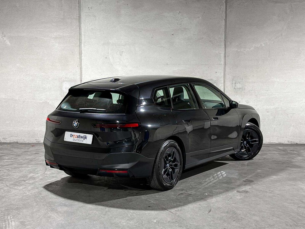 BMW iX xDrive40 Executive 77 kWh 326 PS 2023 (Original-NL), T-756-HD