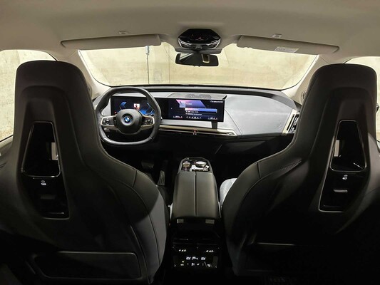 BMW iX xDrive40 Executive 77 kWh 326hp 2023 (Original-NL), T-756-HD