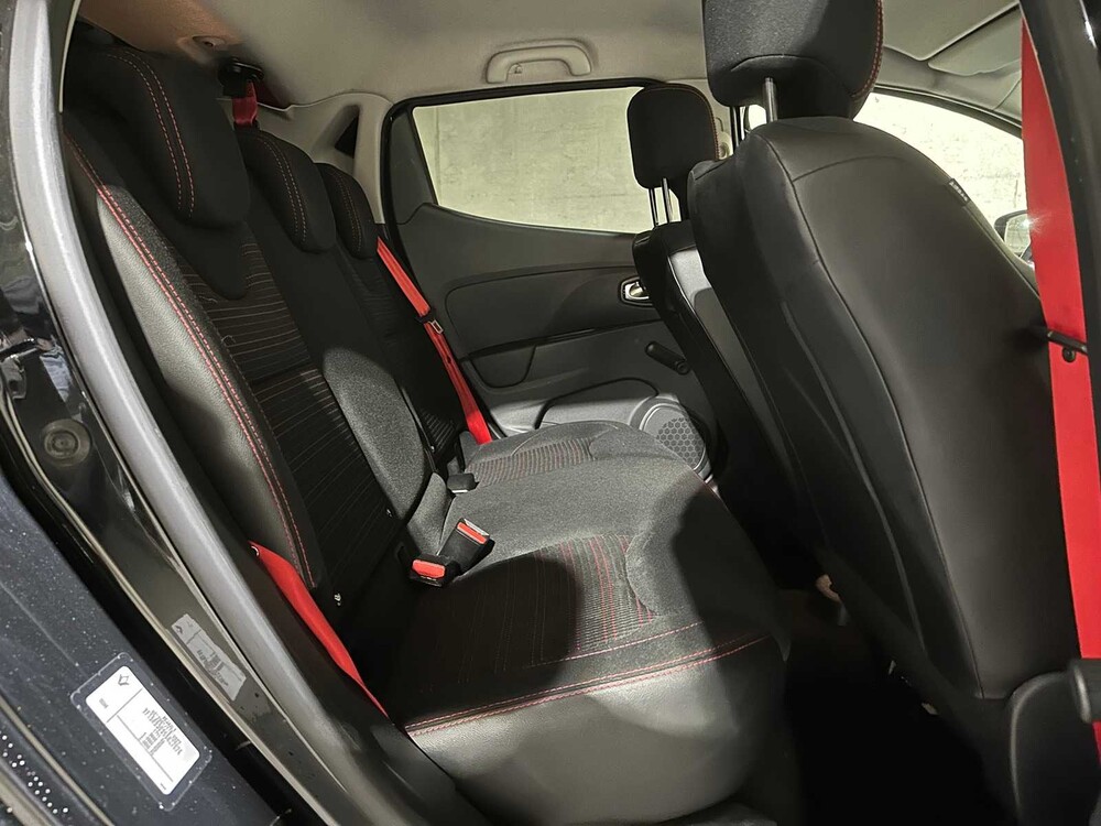 Renault Clio 1.6 R.S. Trophy 220pk 2016, K-787-PD