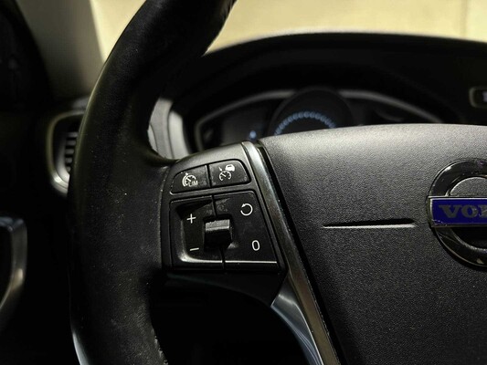 Volvo V40 2.0 D3 Summum 148pk 2012, L-445-XL