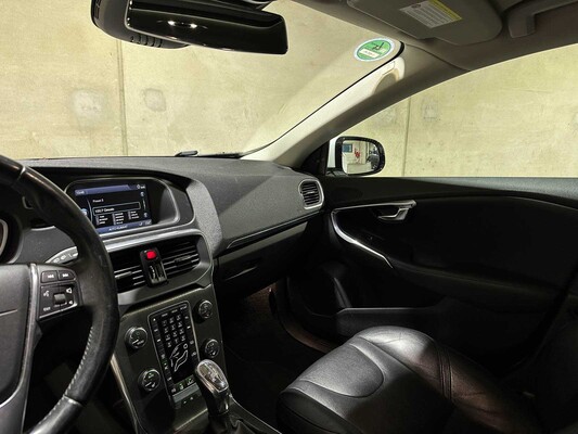 Volvo V40 2.0 D3 Summum 148pk 2012, L-445-XL