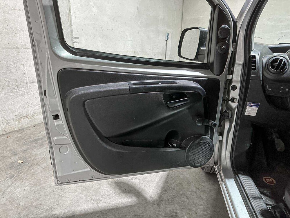 Fiat Fiorino 1,3 MJ Basis 75 PS 2013 (Original-NL), VD-263-B