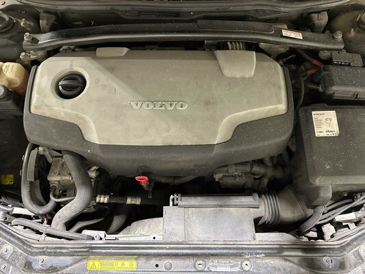 Volvo S60 2.4D Kinetic 125 PS 2005 (Original-NL), 08-RT-RG