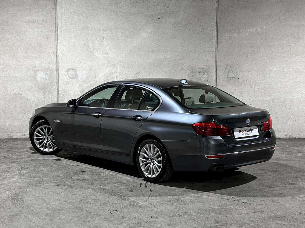 BMW 520i Luxury Edition 5-Reihe 181 PS 2017 (Original-NL), NP-432-L