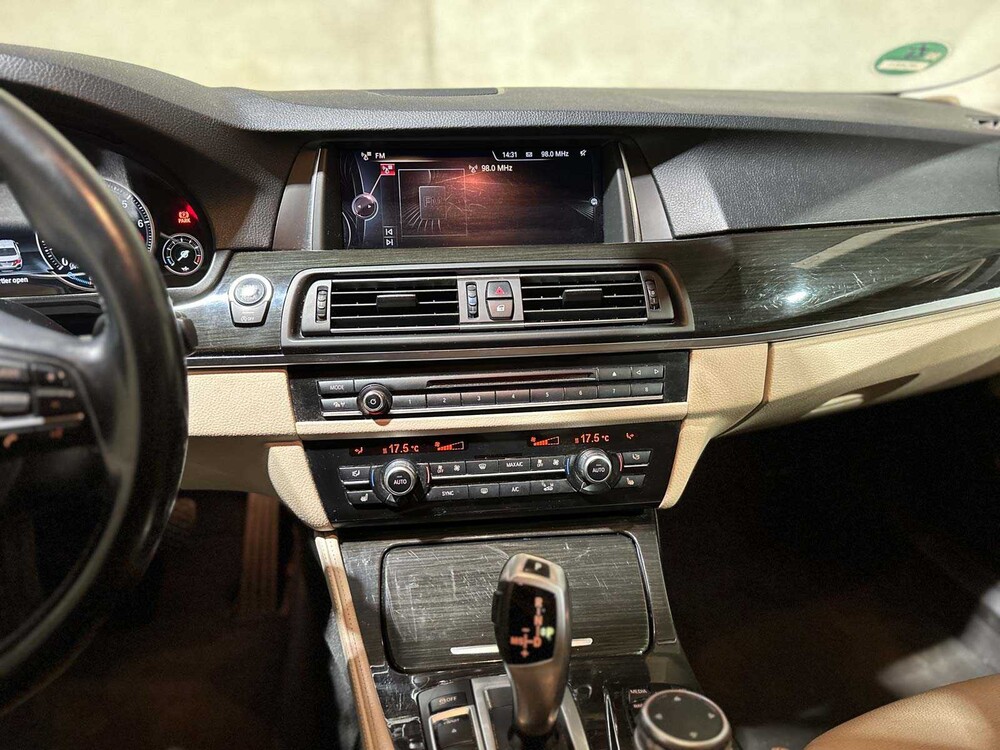 BMW 520i Luxury Edition 5-serie 181pk 2017 (Origineel-NL), NP-432-L