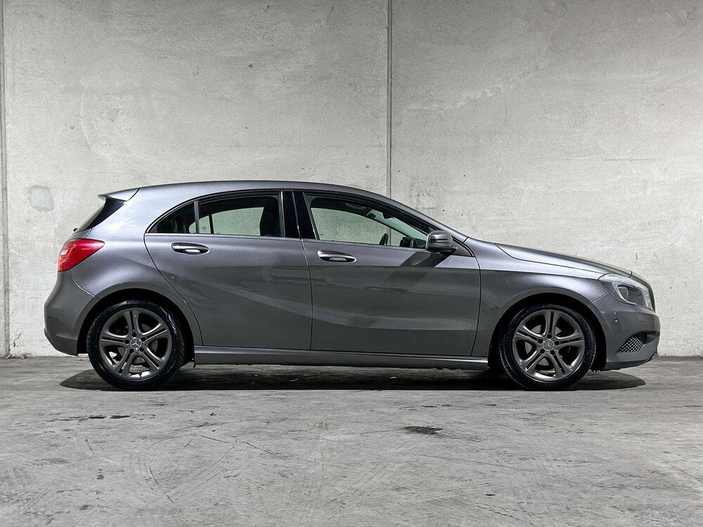 Mercedes-Benz A180 4U3 A-Baureihe 121 PS 2013 (Original-NL), 8-SRR-41