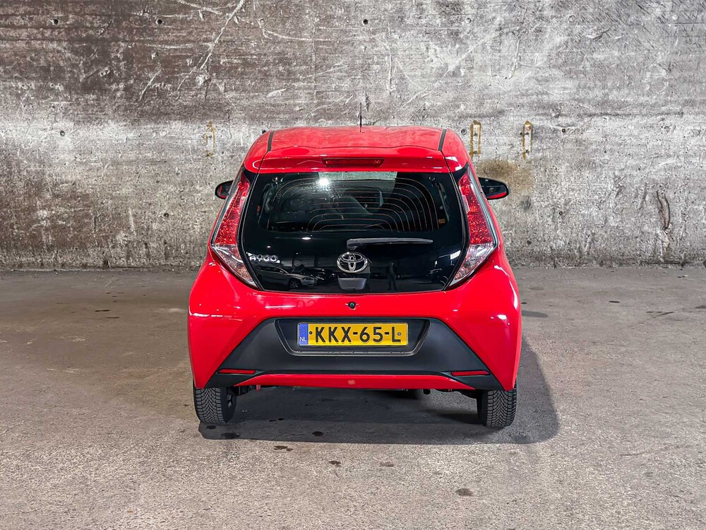 Toyota Aygo 1,0 VVT-i x 69 PS 2018, KKX-65-L