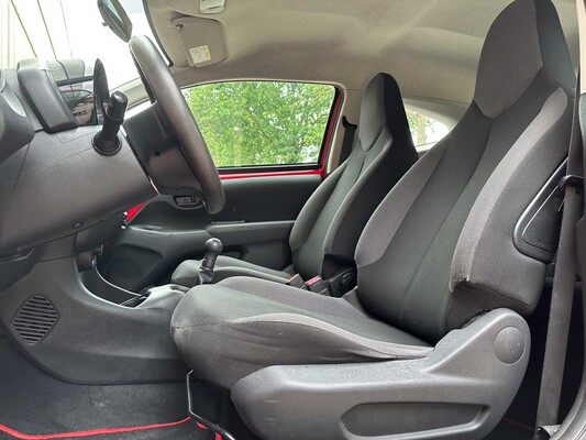 Toyota Aygo 1,0 VVT-i x 69 PS 2018, KKX-65-L