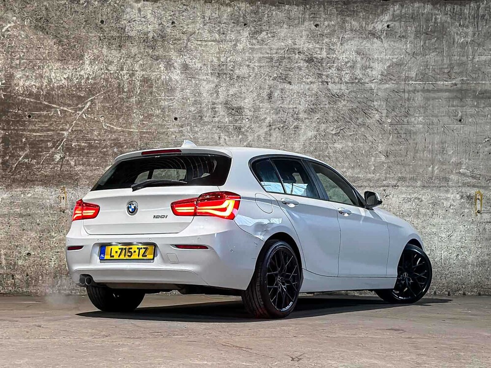 BMW 120i Edition M Sport Shadow High Executive 1-Serie 184 PS 2018 (Automatik), L-715-TZ