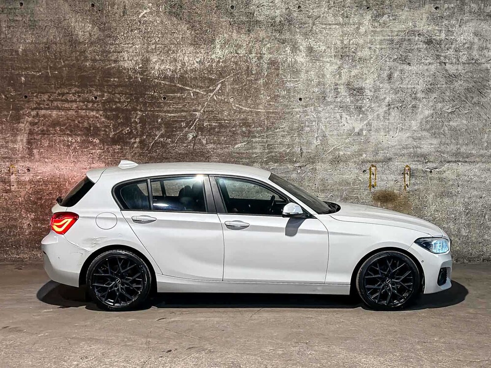 BMW 120i Edition M Sport Shadow High Executive 1-Serie 184 PS 2018 (Automatik), L-715-TZ