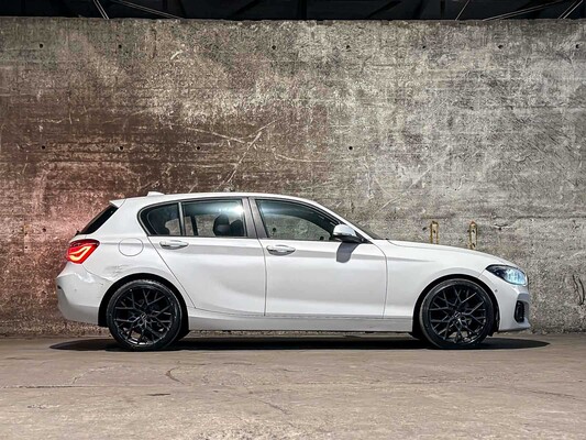 BMW 120i Edition M Sport Shadow High Executive 1-Serie 184 PS 2018 (Automatik), L-715-TZ