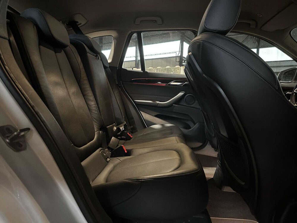 BMW X1 sDrive20i Business Edition Plus 178hp 2022 (Original-NL), P-914-LJ