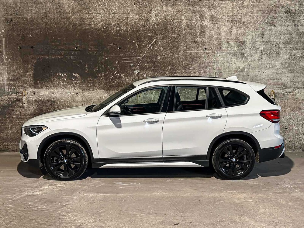 BMW X1 sDrive20i Business Edition Plus 178hp 2022 (Original-NL), P-914-LJ