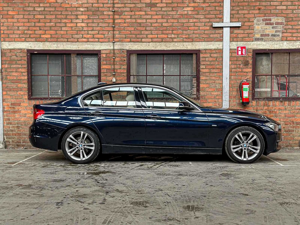 BMW 320i EfficientDynamics Edition Upgrade Edition 170pk 2013 (Origineel-NL) 3-serie, 1-SLL-03
