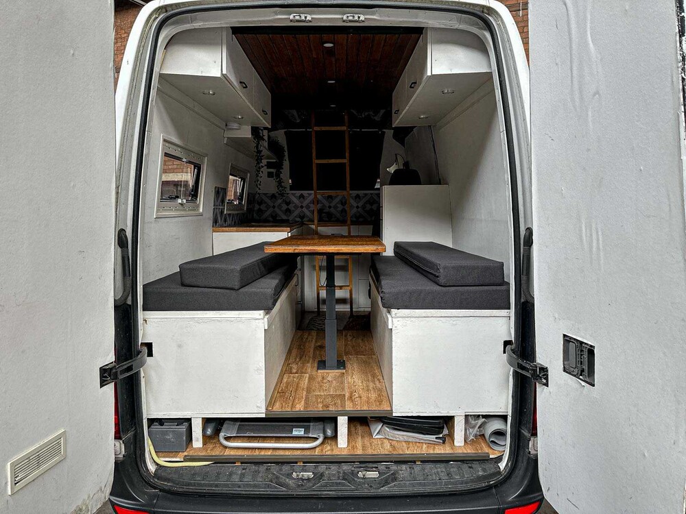 Volkswagen Crafter Camper 134 PS 2011 (Original-NL), H-493-HN