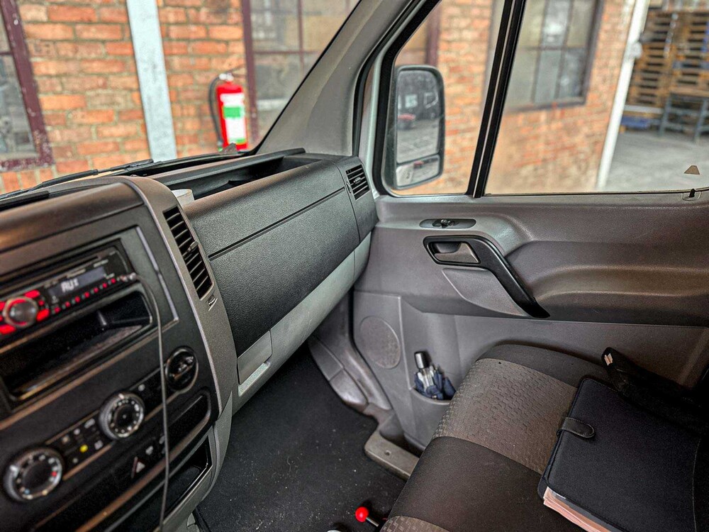 Volkswagen Crafter Camper 134 PS 2011 (Original-NL), H-493-HN