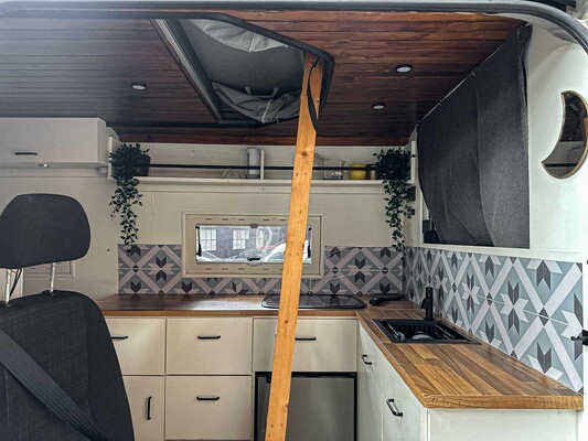 Volkswagen Crafter Camper 134 PS 2011 (Original-NL), H-493-HN