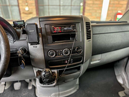 Volkswagen Crafter Camper 134 PS 2011 (Original-NL), H-493-HN