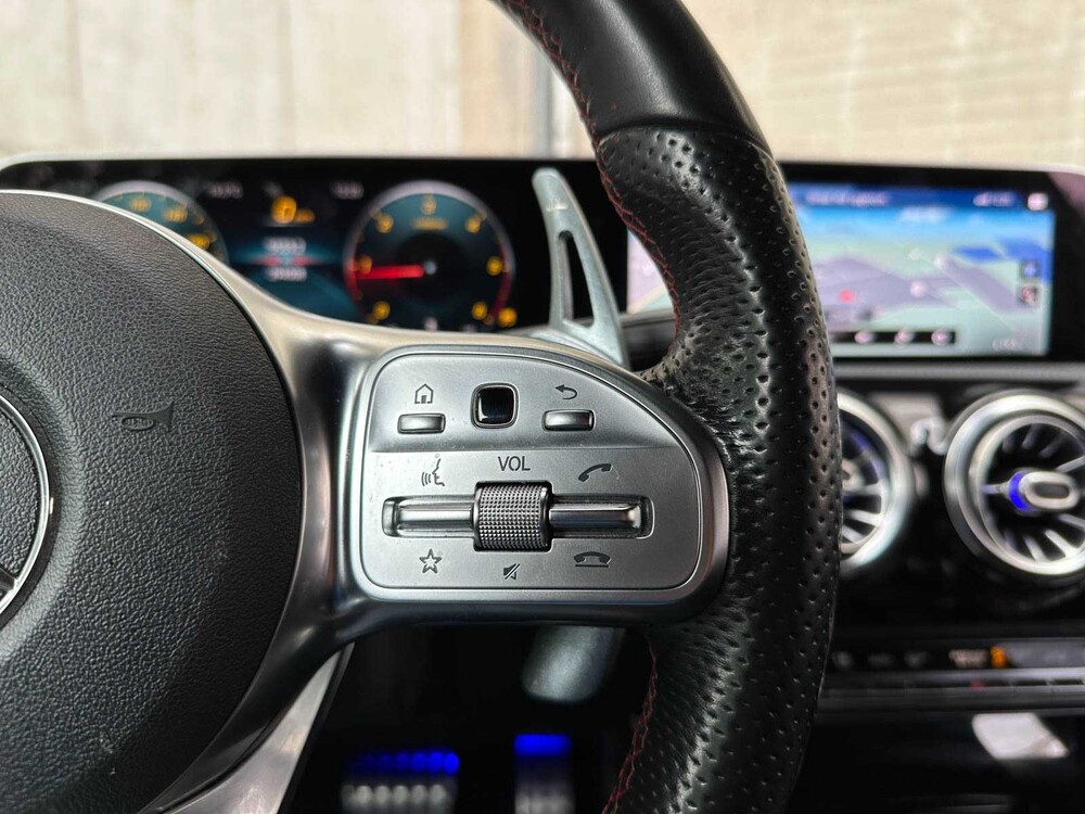 Mercedes-Benz A180 d Launch Edition Premium Plus 116pk 2019 A-Klasse, X-668-XH