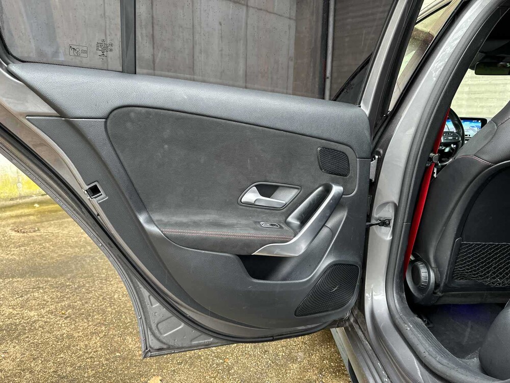 Mercedes-Benz A180 d Launch Edition Premium Plus 116pk 2019 A-Klasse, X-668-XH