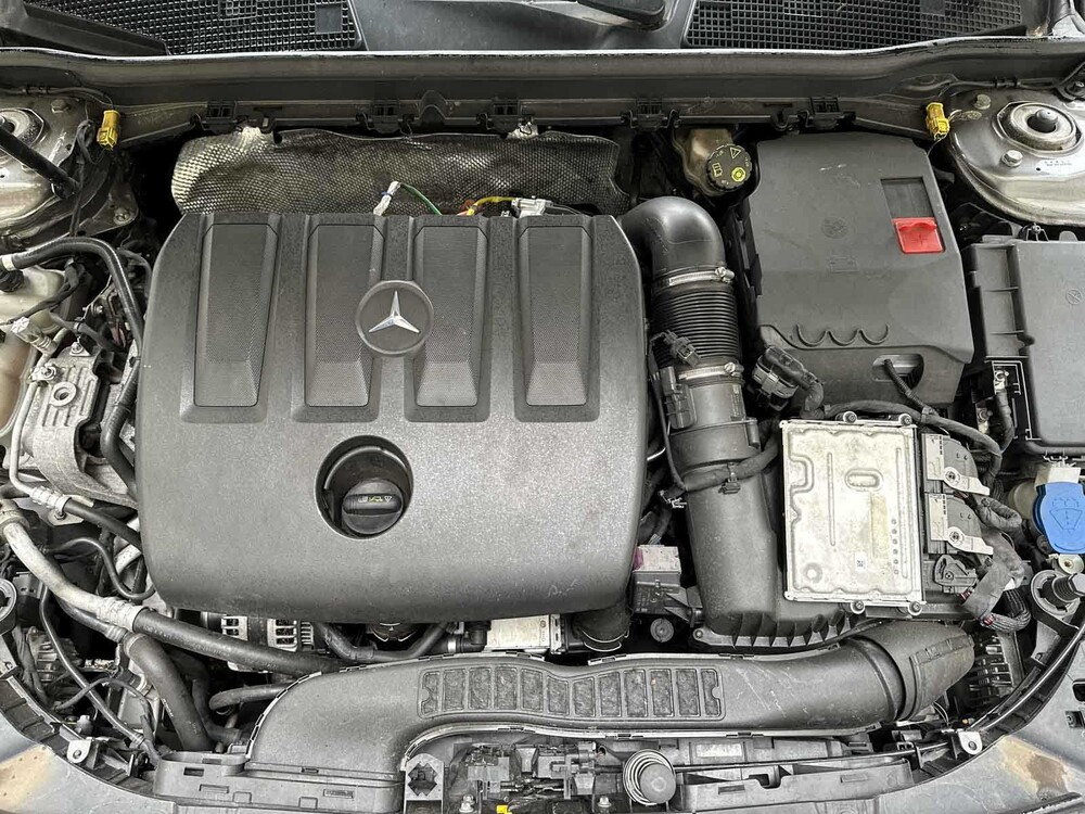 Mercedes-Benz A180 d Launch Edition Premium Plus 116pk 2019 A-Klasse, X-668-XH