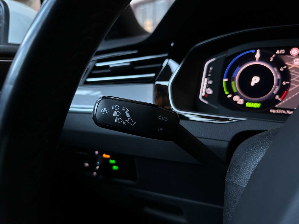 Volkswagen Passat Variant 1.4 TSI PHEV GTE Business 156hp 2021 (Original-NL+1st owner), K-814-XG