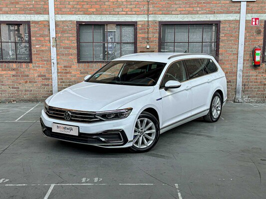 Volkswagen Passat Variant 1.4 TSI PHEV GTE Business 156hp 2021 (Original-NL+1st owner), K-814-XG