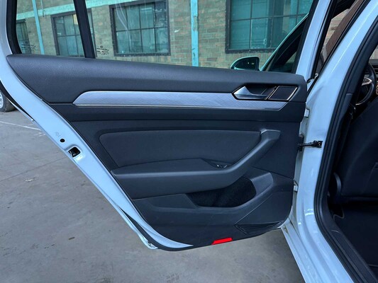 Volkswagen Passat Variant 1.4 TSI PHEV GTE Business 156hp 2021 (Original-NL+1st owner), K-814-XG