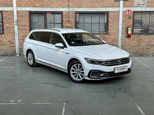 Volkswagen Passat Variant 1.4 TSI PHEV GTE Business 156hp 2021 (Original-NL+1st owner), K-814-XG