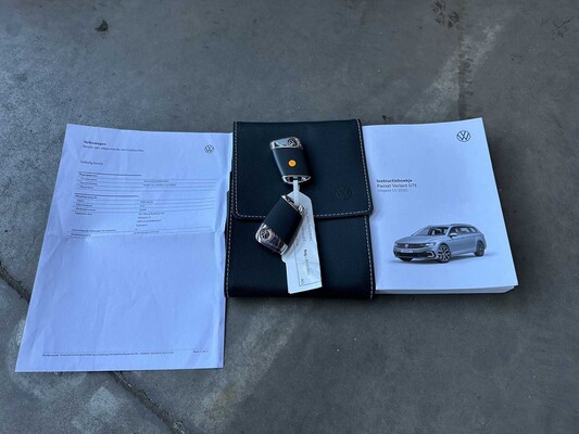 Volkswagen Passat Variant 1.4 TSI PHEV GTE Business 156hp 2021 (Original-NL+1st owner), K-814-XG