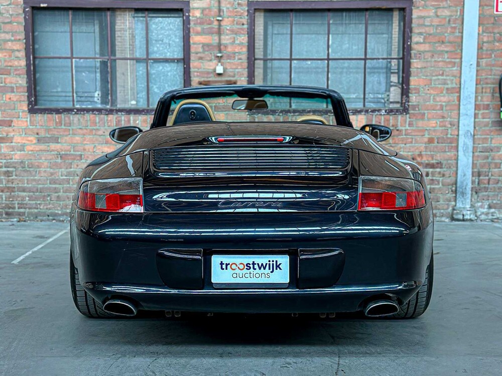 Porsche 911 Carrera Cabriolet 3.6 996 320pk 2004 HANDGESCHAKELD -Youngtimer-
