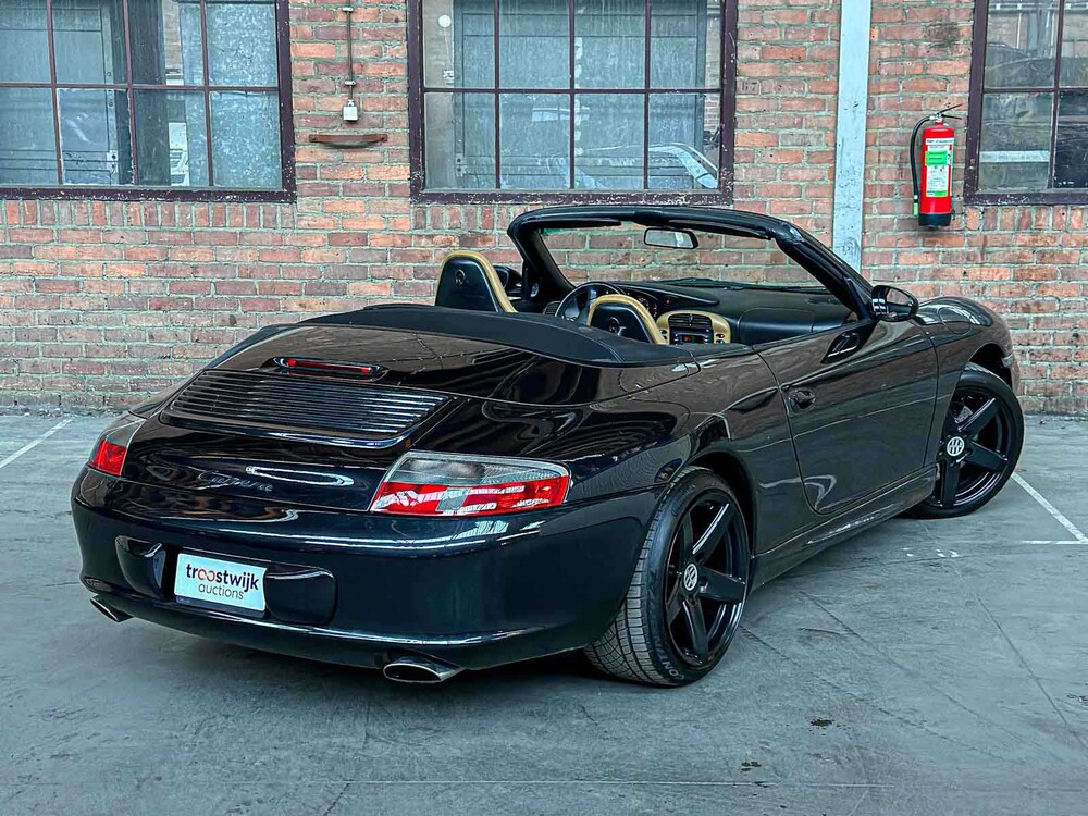 Porsche 911 Carrera Cabriolet 3.6 996 320pk 2004 HANDGESCHAKELD -Youngtimer-