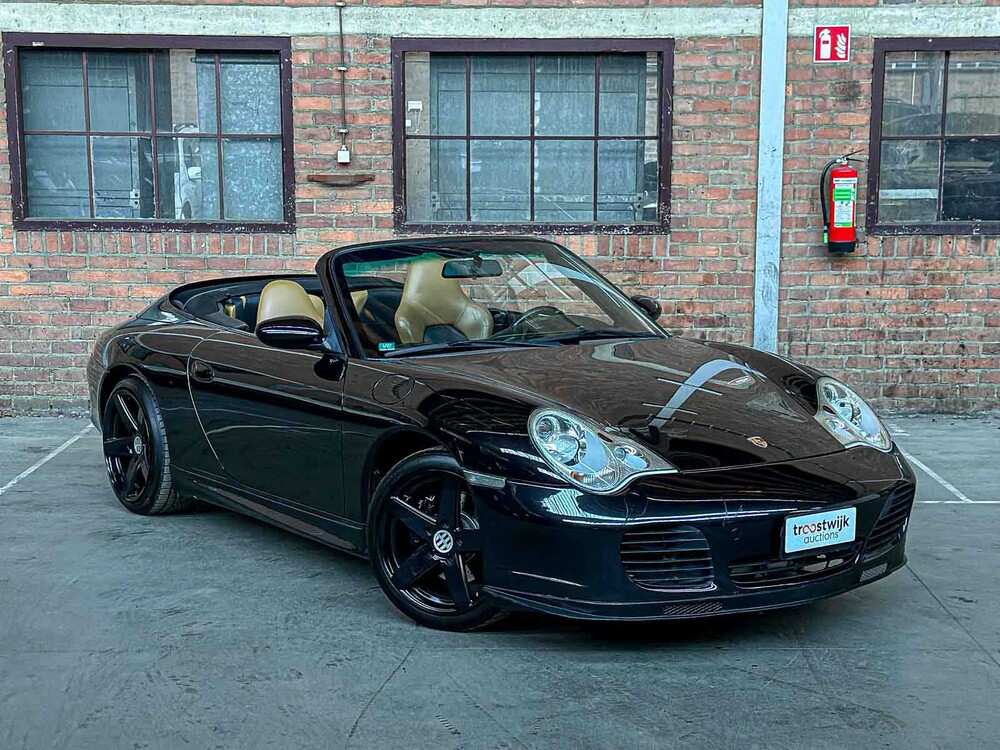 Porsche 911 Carrera Cabriolet 3.6 996 320pk 2004 HANDGESCHAKELD -Youngtimer-