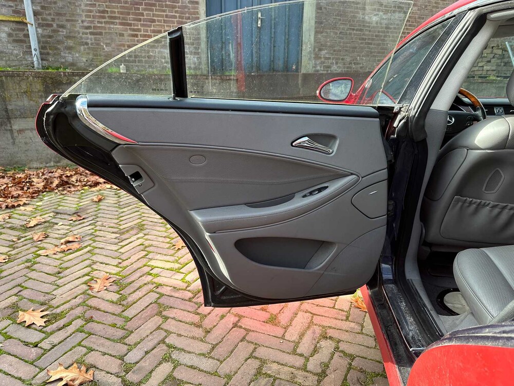 Mercedes-Benz CLS350 CGI 3.5 V6 293pk 2006 CLS-klasse, L-372-NV Youngtimer
