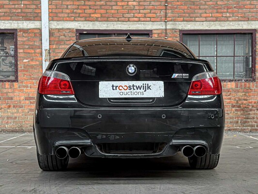 BMW M5 5.0 V10 500pk 2006 E60 5-serie