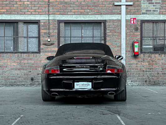 Porsche 911 Carrera 4 Cabriolet 3.6 996 320pk 2002 Youngtimer HANDGESCHAKELD