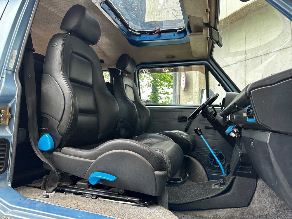 Volkswagen CARAVELLE (2.0L Motor Golf GTI) 7-Persoons 1986 Camper, 61-HRD-9