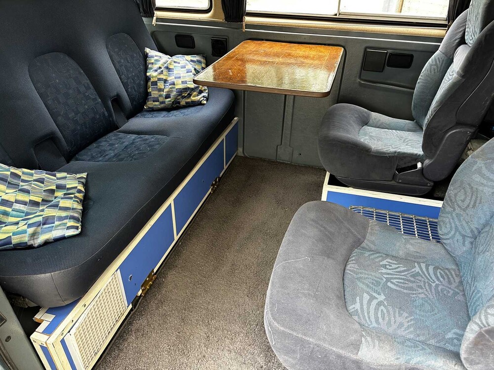 Volkswagen CARAVELLE (2.0L Motor Golf GTI) 7-Persoons 1986 Camper, 61-HRD-9