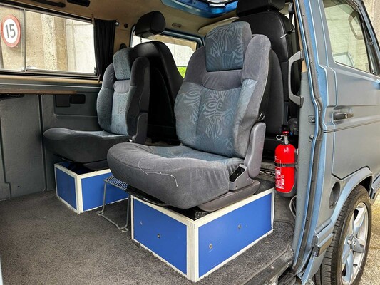 Volkswagen CARAVELLE (2.0L Motor Golf GTI) 7-Persoons 1986 Camper, 61-HRD-9