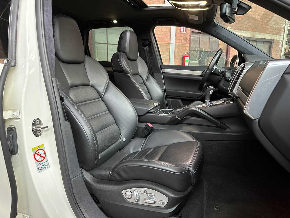 Porsche Cayenne Turbo 4.8 V8 500PK 2010 38.000KM!