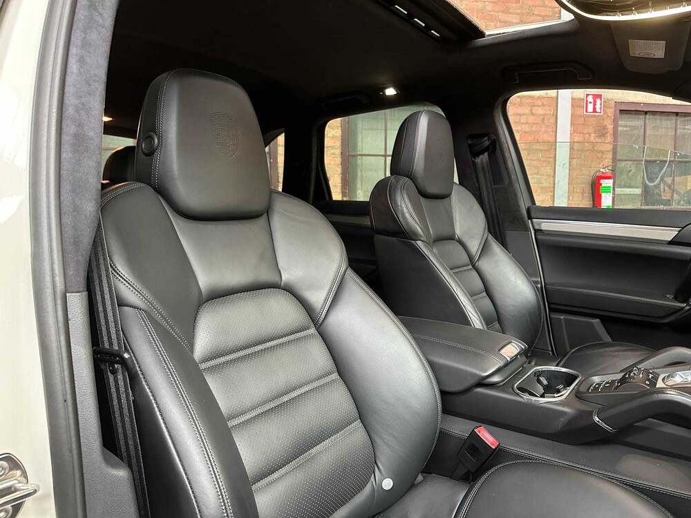 Porsche Cayenne Turbo 4.8 V8 500PK 2010 38.000KM!