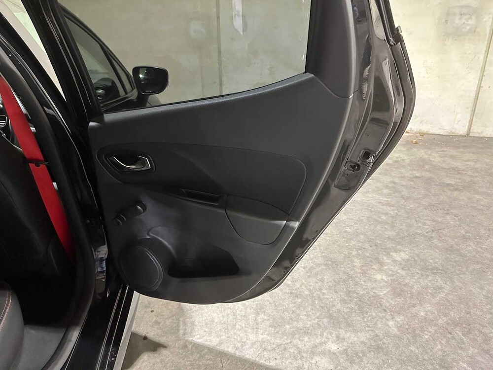 Renault Clio 1.6 R.S. Trophy 220pk 2016, K-787-PD