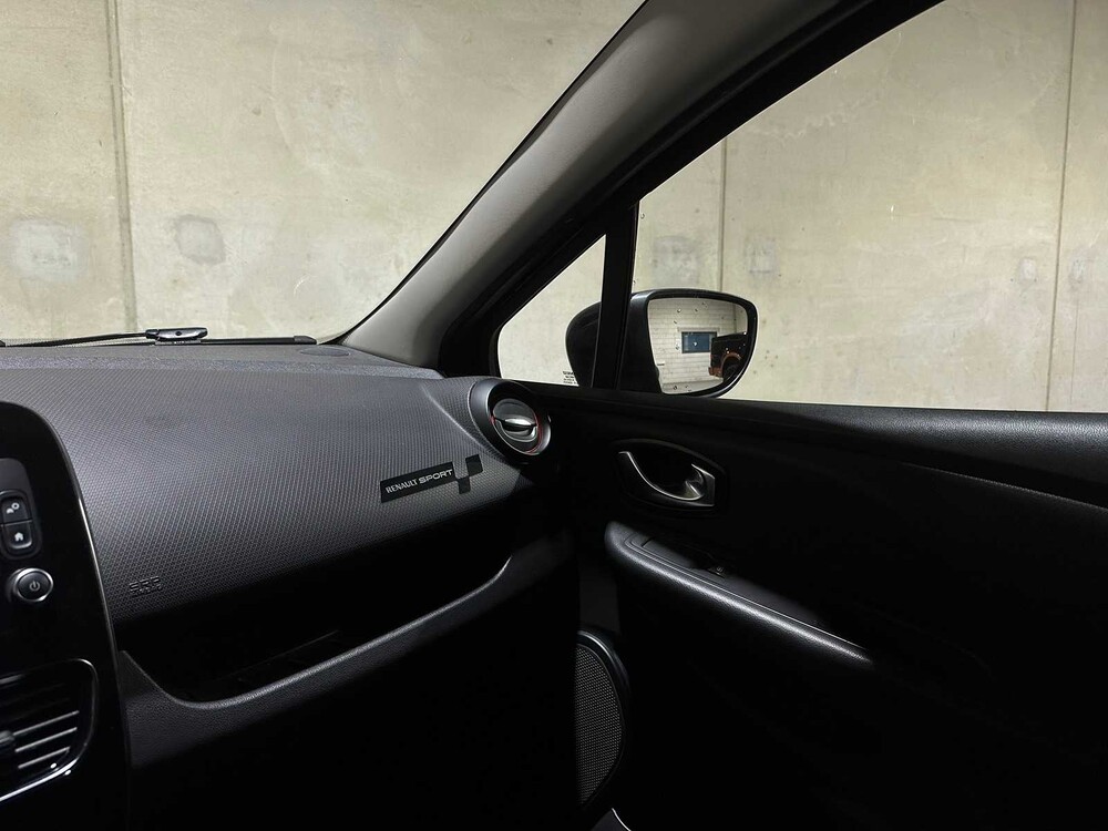 Renault Clio 1.6 R.S. Trophy 220pk 2016, K-787-PD