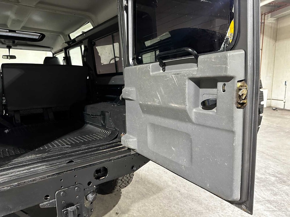 Land Rover Defender 2.5 TS5 110 SW S 122pk 2003, JRZ-71-L Youngtimer