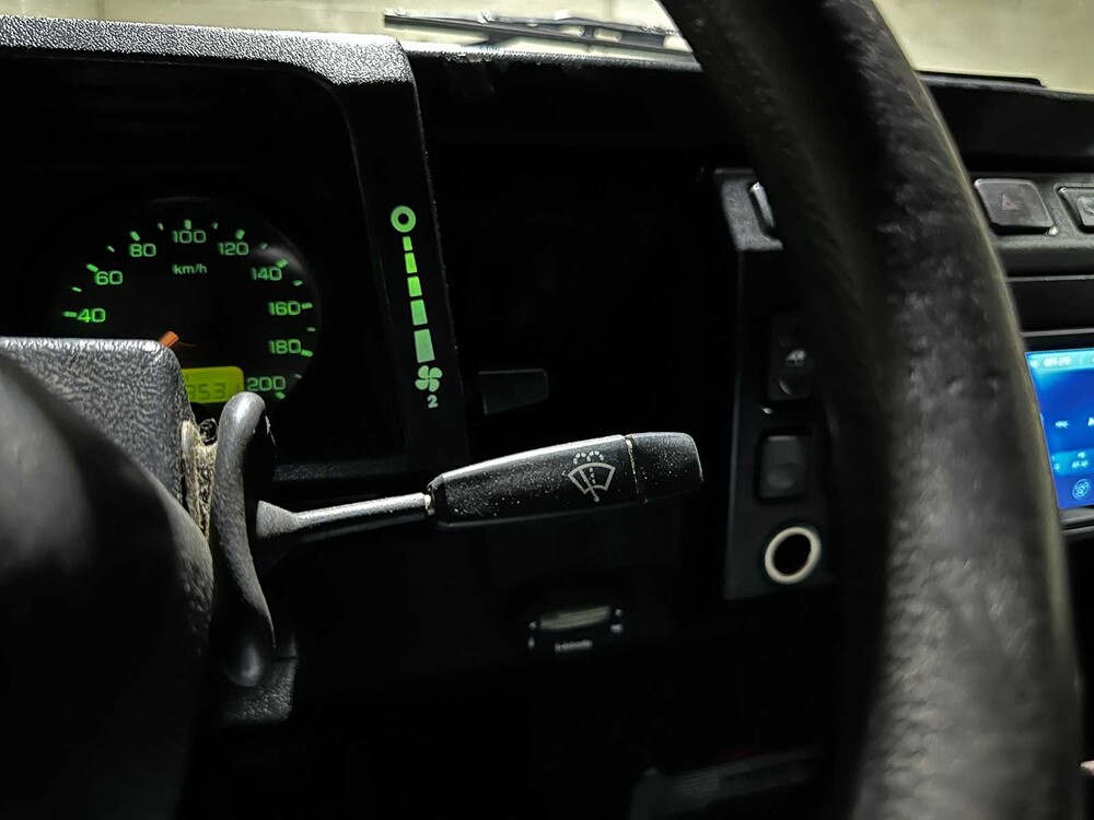 Land Rover Defender 2.5 TS5 110 SW S 122pk 2003, JRZ-71-L Youngtimer