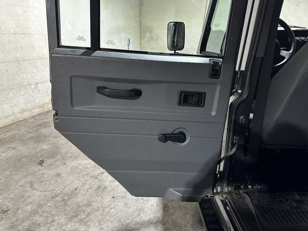 Land Rover Defender 2.5 TS5 110 SW S 122pk 2003, JRZ-71-L Youngtimer