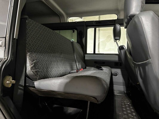 Land Rover Defender 2.5 TS5 110 SW S 122pk 2003, JRZ-71-L Youngtimer