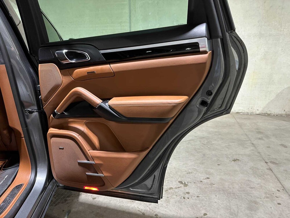 Porsche Cayenne Turbo 4.8 V8 520pk 2017 Sport-Chrono