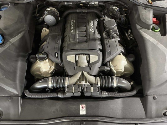 Porsche Cayenne Turbo 4,8 V8 520 PS 2017 Sport-Chrono