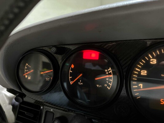 Porsche 911 Carrera 4 3,6 - Automatik - 250 PS 1990